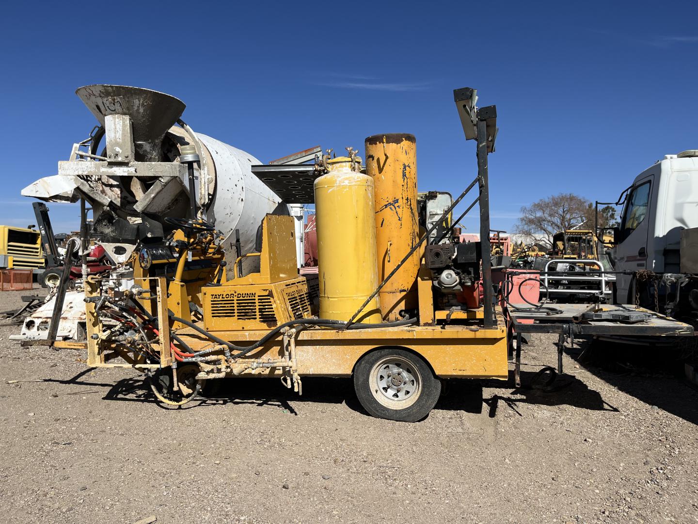 ./imagenes/INVOICE/2019/17420/PINTA RAYAS TAYLOR-DUNN D6-60 (17).JPG